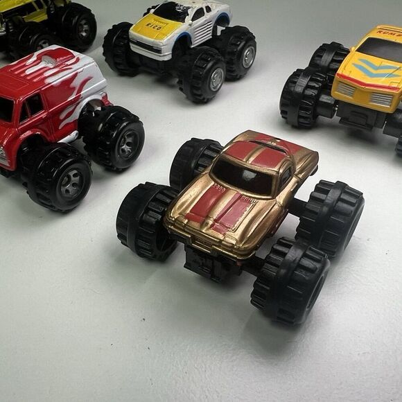 Micro Machines, Vintage 1987 Monster Trucks, Lot Of 5! Van Truck Car - Picture 2 of 9
